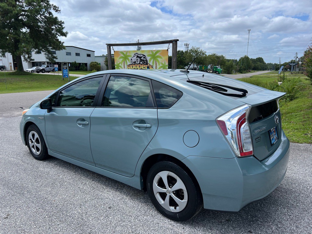 2013 Toyota Prius Image 8