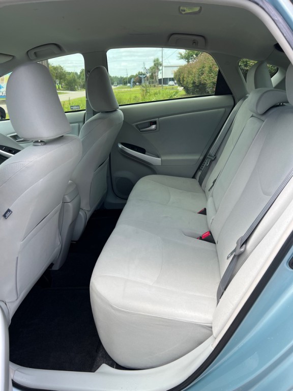 2013 Toyota Prius Image 12