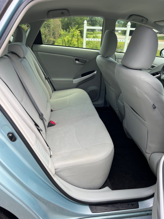 2013 Toyota Prius Image 14