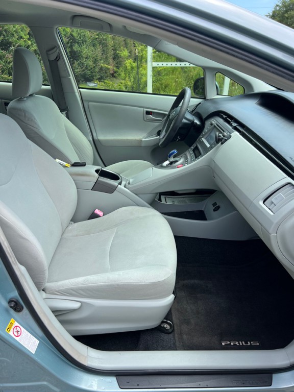 2013 Toyota Prius Image 15