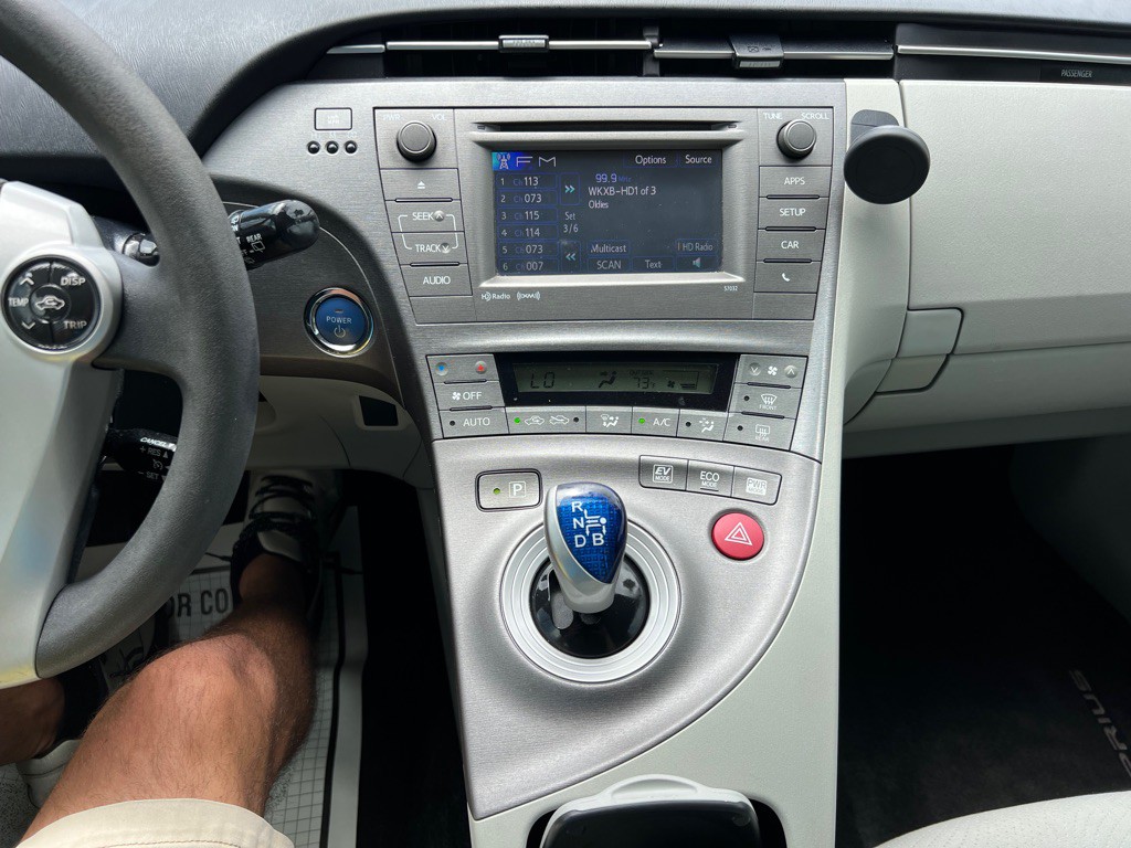 2013 Toyota Prius Image 17