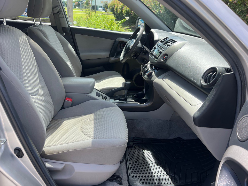 2012 Toyota Rav4 Image 16
