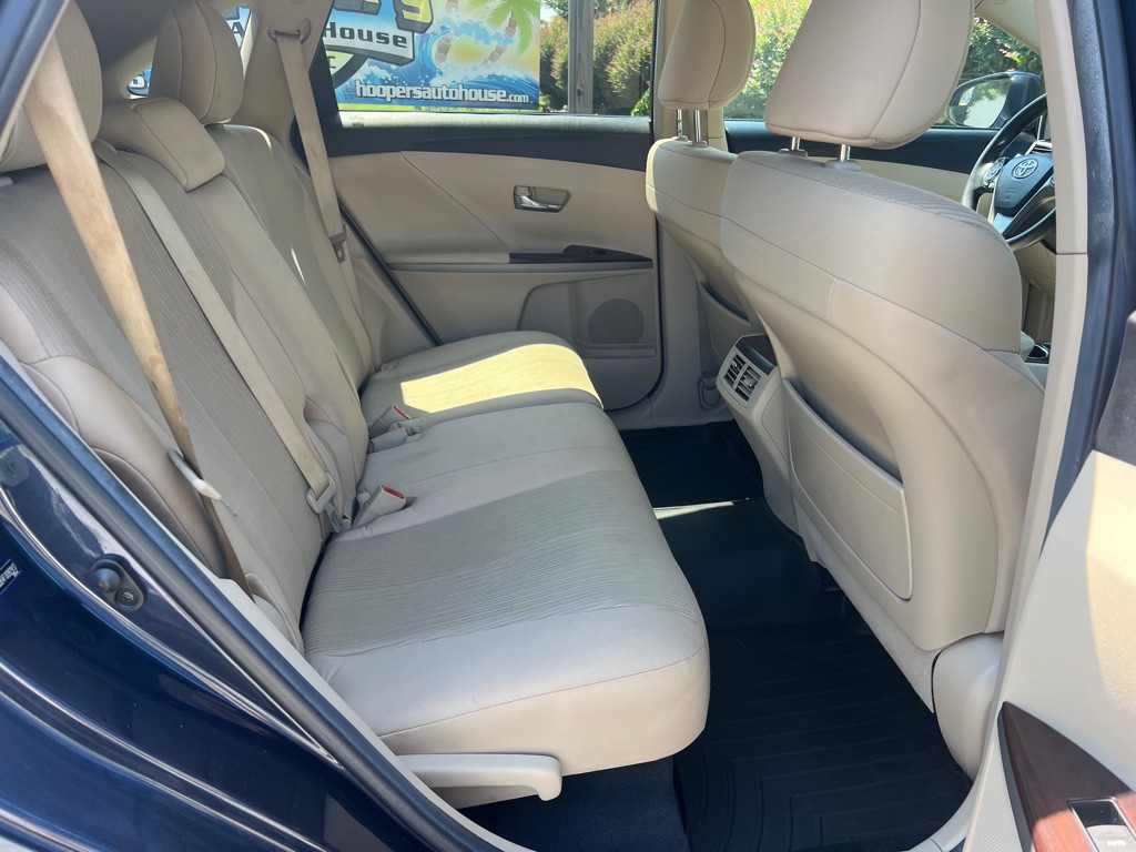 2015 Toyota Venza Image 16