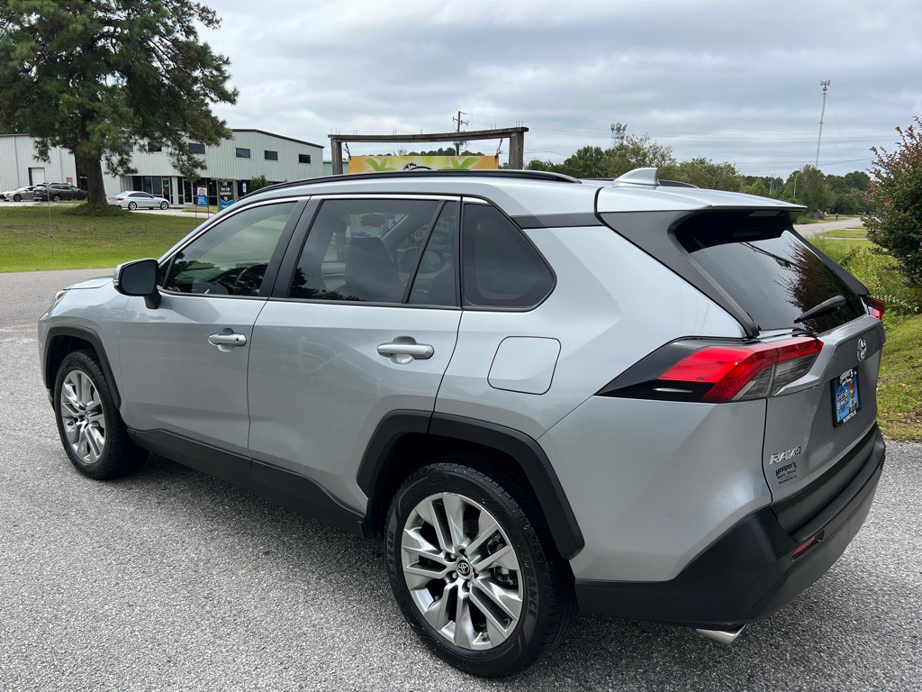 2019 Toyota Rav4 Image 3
