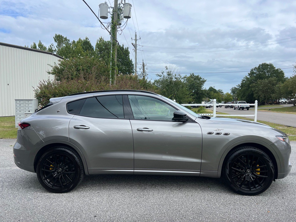 2022 Maserati Levante Image 5