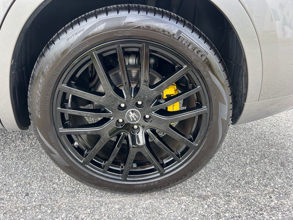 2022 Maserati Levante Image 8