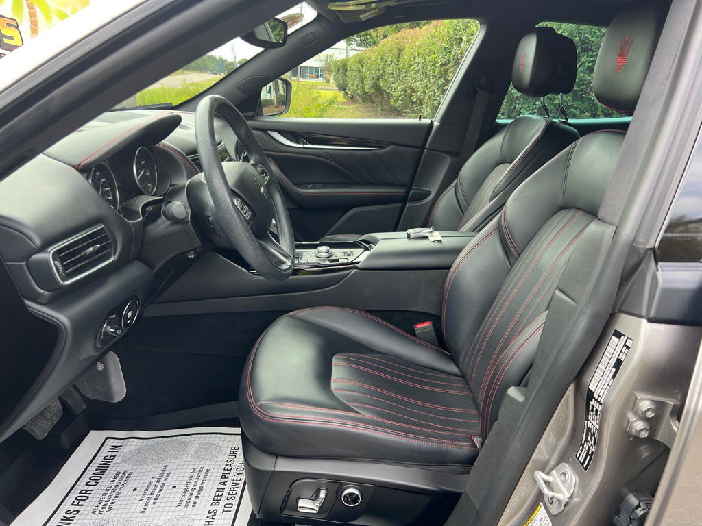 2022 Maserati Levante Image 9