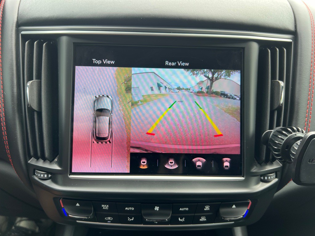 2022 Maserati Levante Image 19