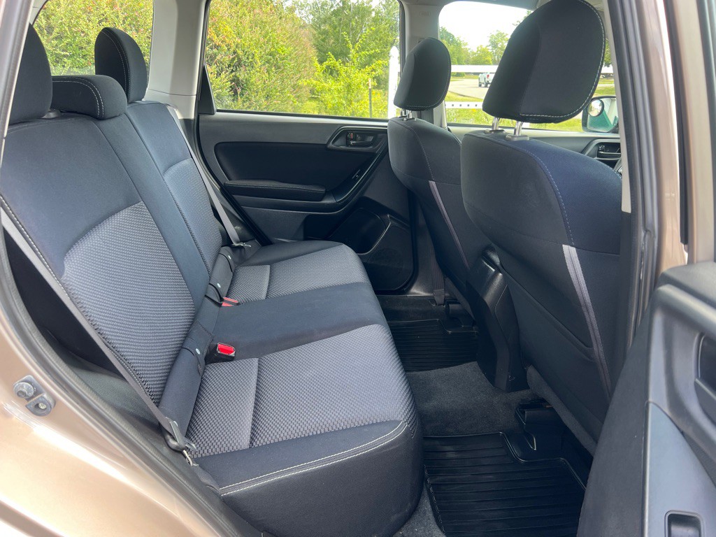 2014 Subaru Forester Image 18