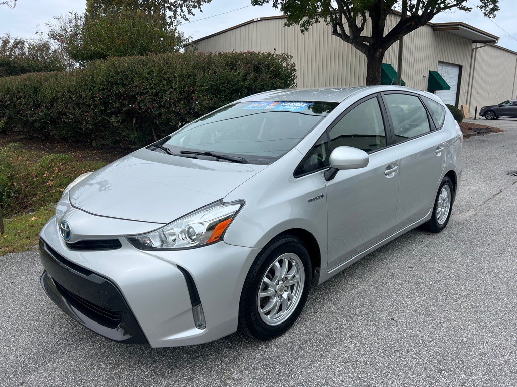 2015 Toyota Prius Image 2
