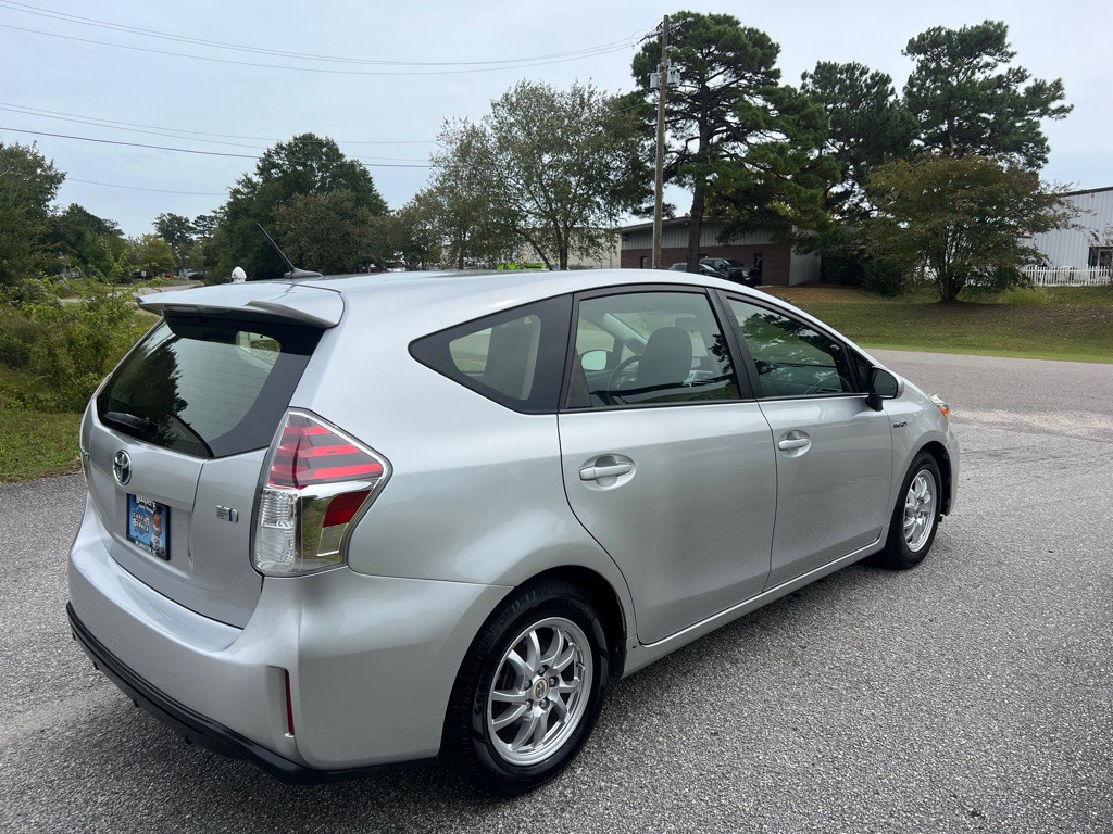 2015 Toyota Prius Image 6