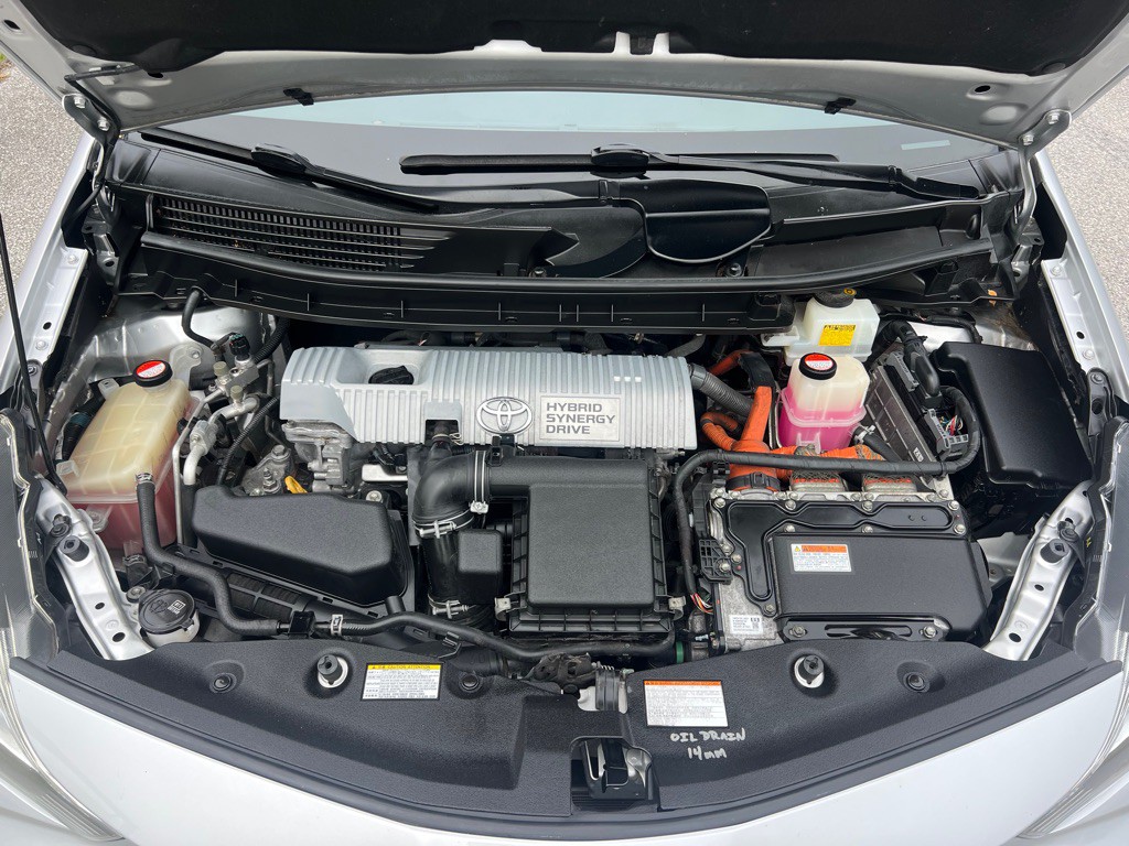 2015 Toyota Prius Image 9