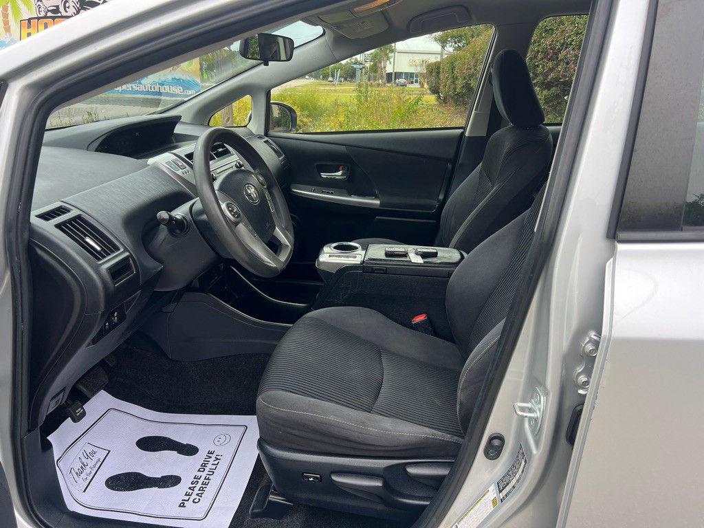 2015 Toyota Prius Image 10