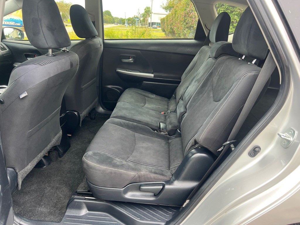 2015 Toyota Prius Image 12