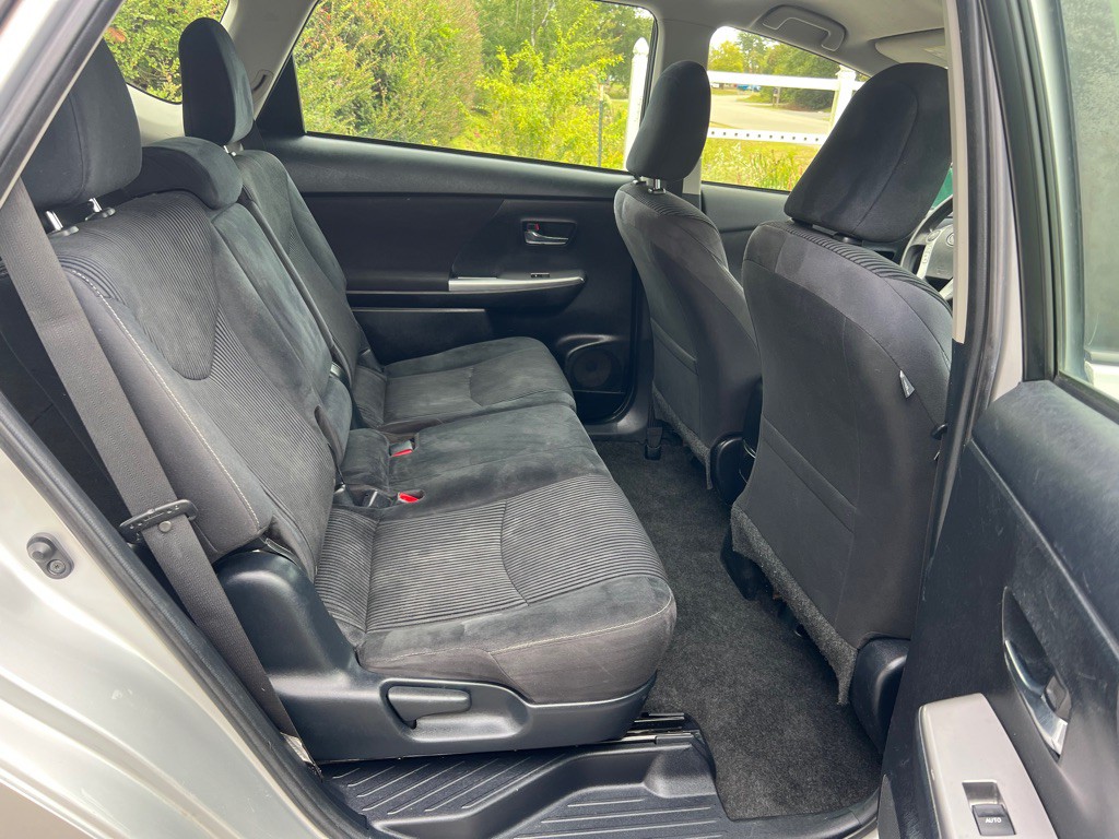 2015 Toyota Prius Image 14