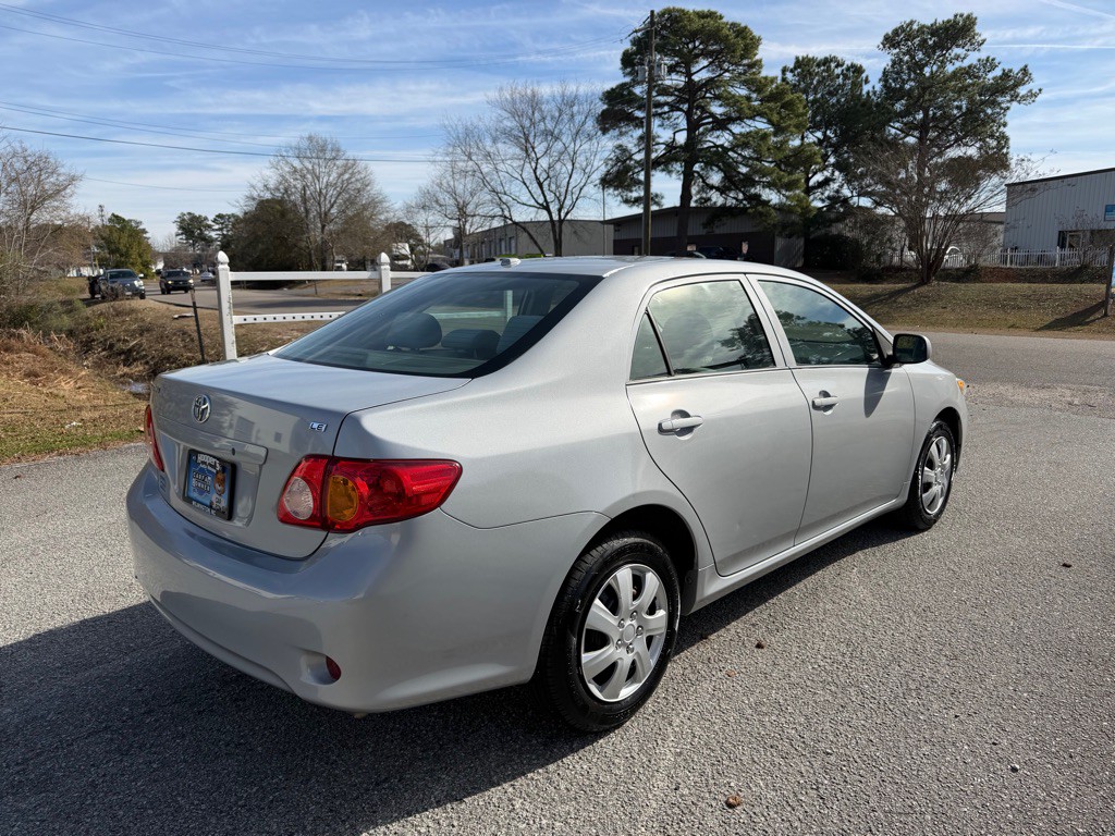 2010 Toyota Corolla Image 2