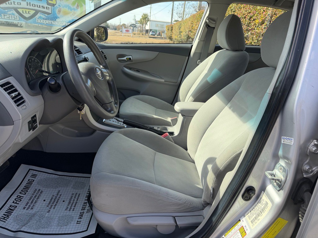 2010 Toyota Corolla Image 12