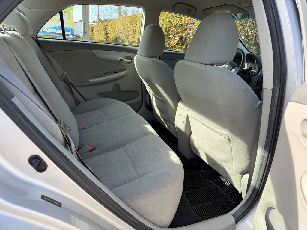 2010 Toyota Corolla Image 16