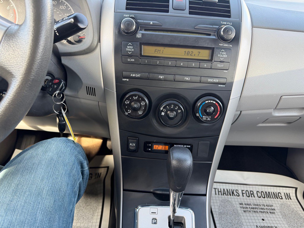 2010 Toyota Corolla Image 19