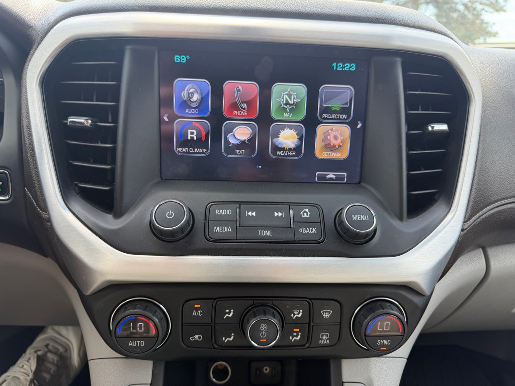 2019 GMC Acadia Image 17