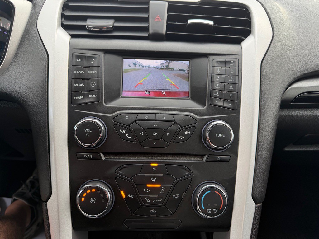 2015 Ford Fusion Image 19