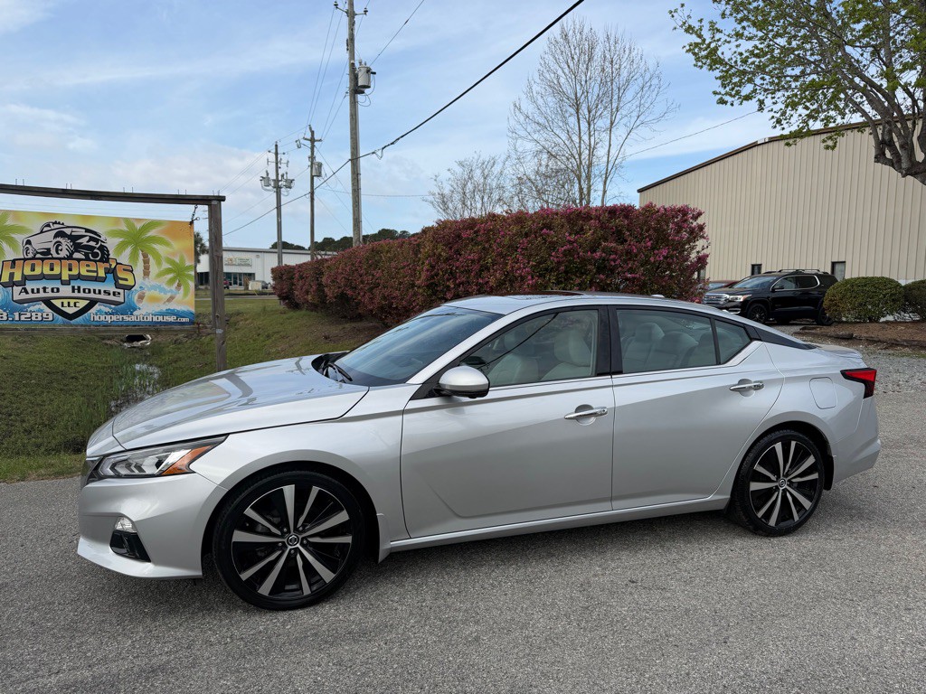 2019 Nissan Altima Image 1