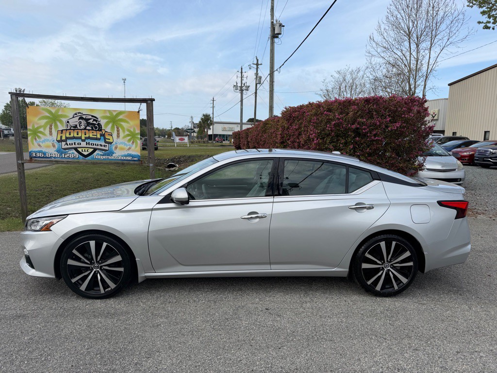 2019 Nissan Altima Image 2