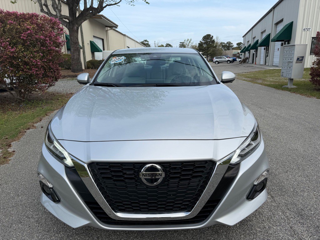 2019 Nissan Altima Image 8