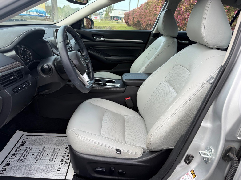 2019 Nissan Altima Image 12