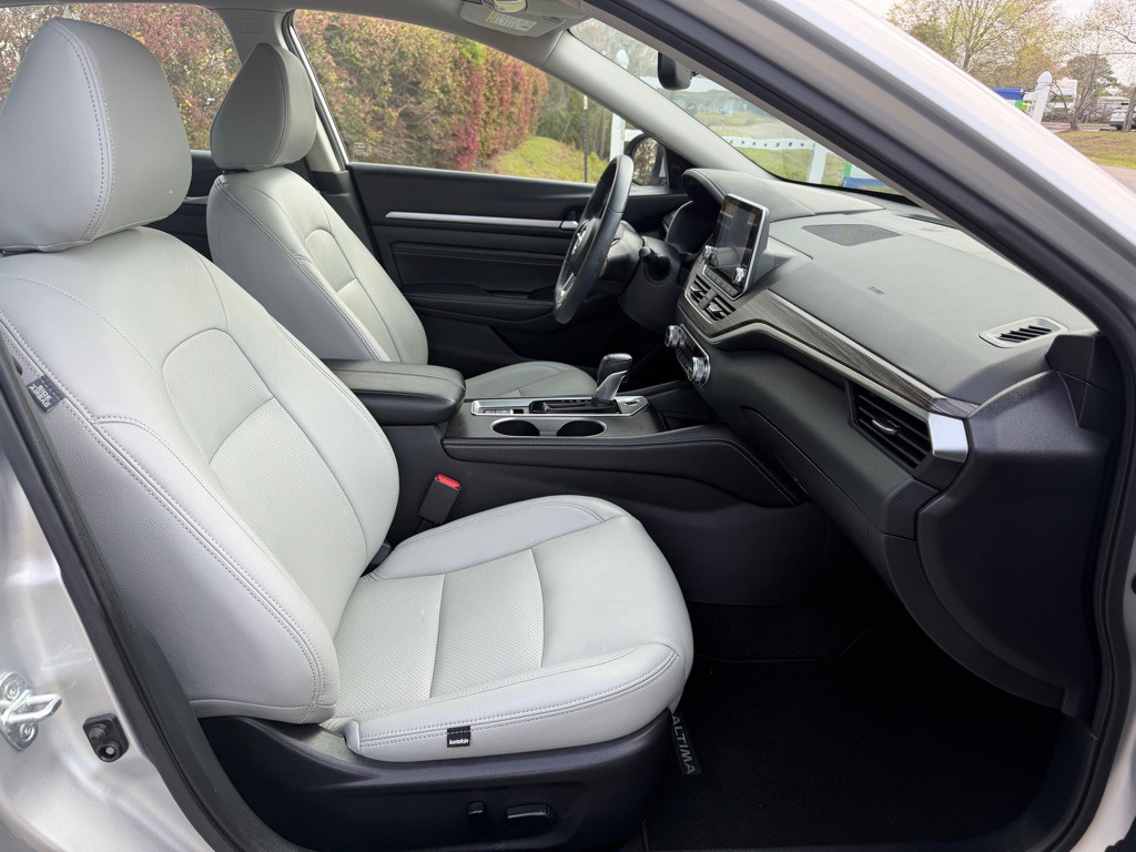 2019 Nissan Altima Image 18