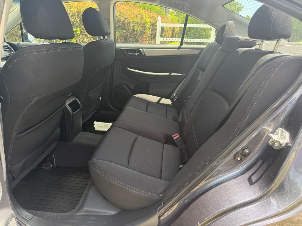 2015 Subaru Legacy Image 14