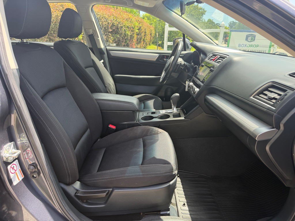 2015 Subaru Legacy Image 16