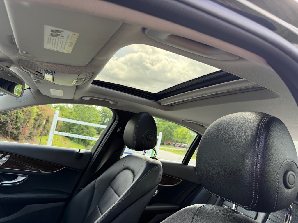 2018 Mercedes-Benz C-Class Image 12