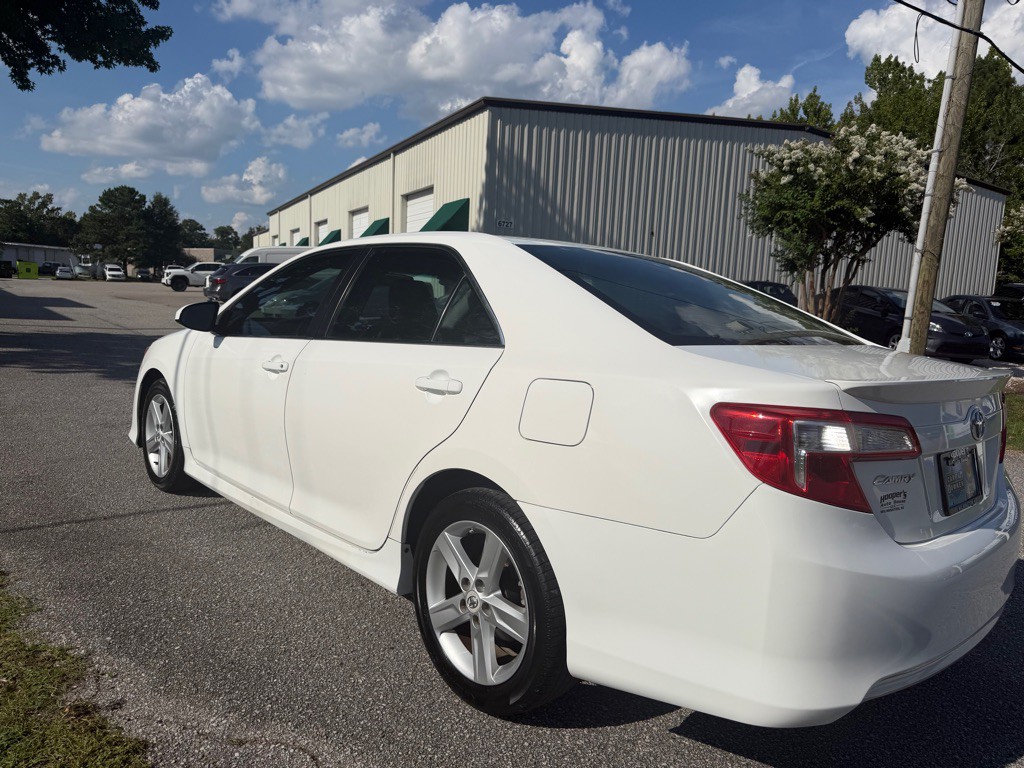2012 Toyota Camry Image 4