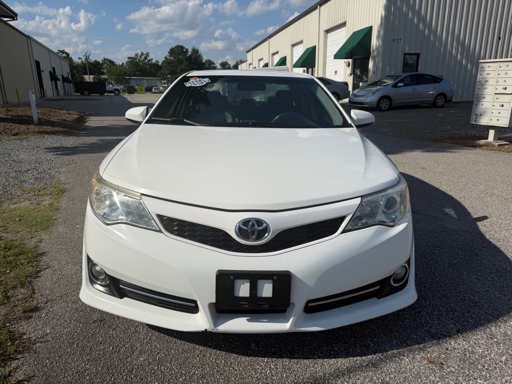 2012 Toyota Camry Image 6