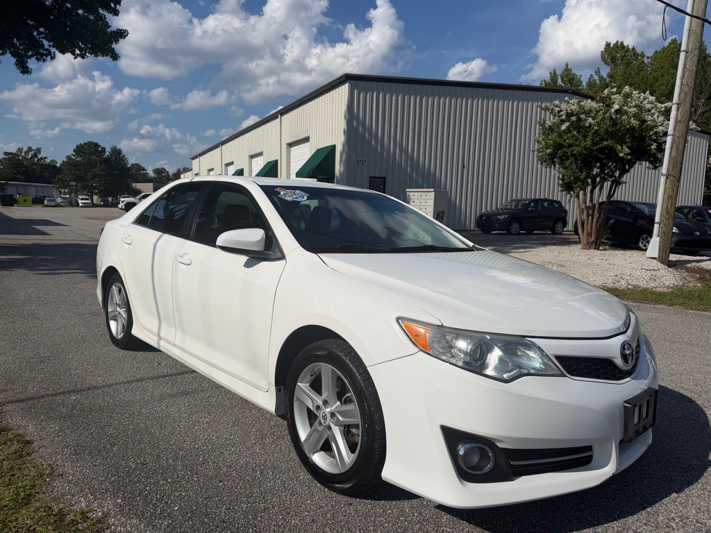 2012 Toyota Camry Image 7