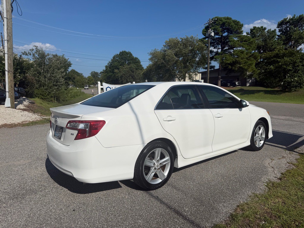 2012 Toyota Camry Image 9