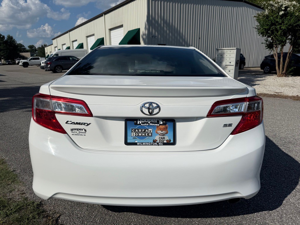 2012 Toyota Camry Image 10