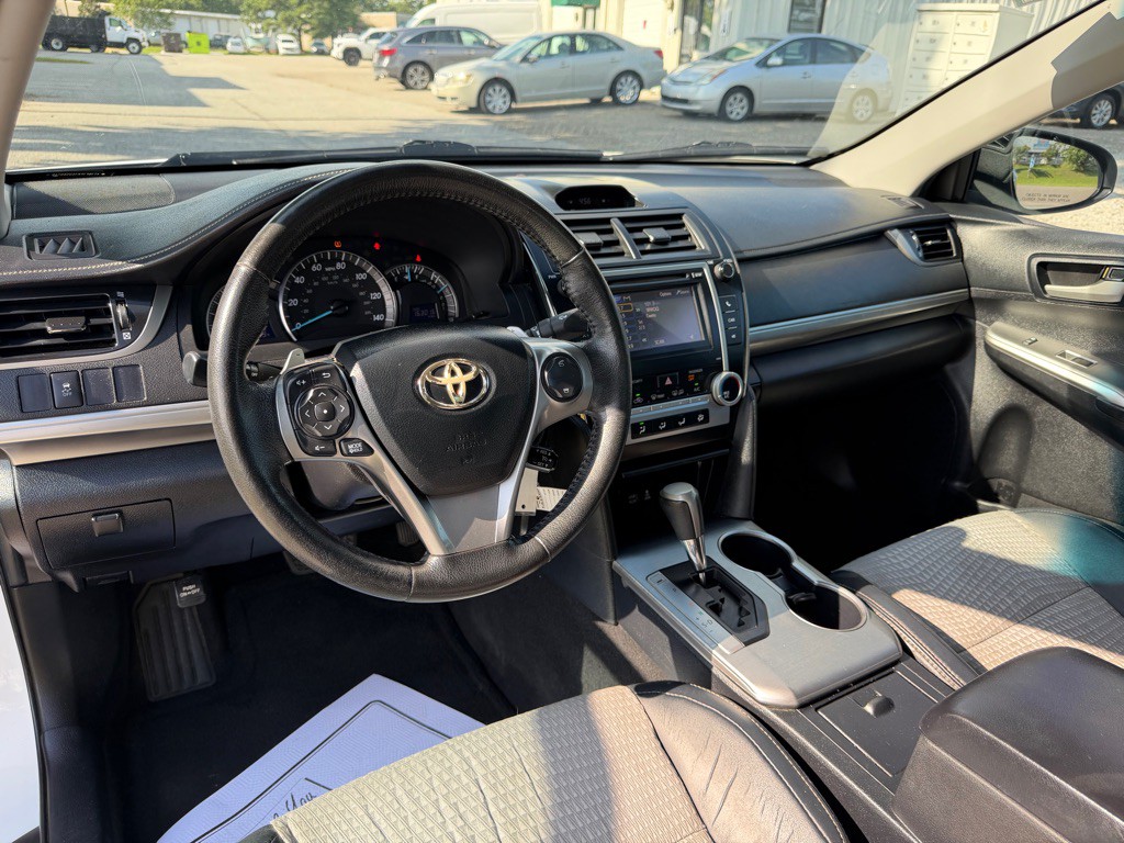 2012 Toyota Camry Image 13