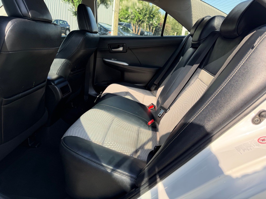 2012 Toyota Camry Image 16
