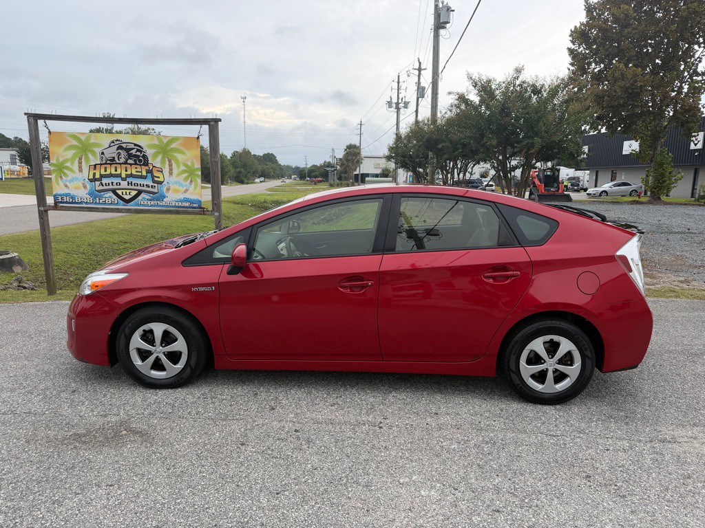 2015 Toyota Prius Image 2