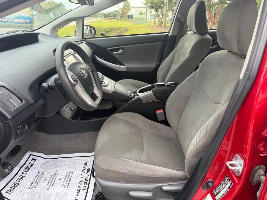 2015 Toyota Prius Image 12
