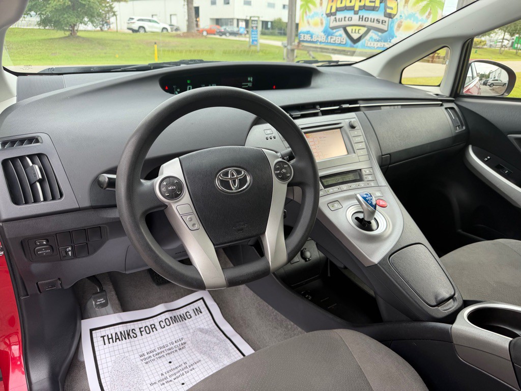 2015 Toyota Prius Image 13