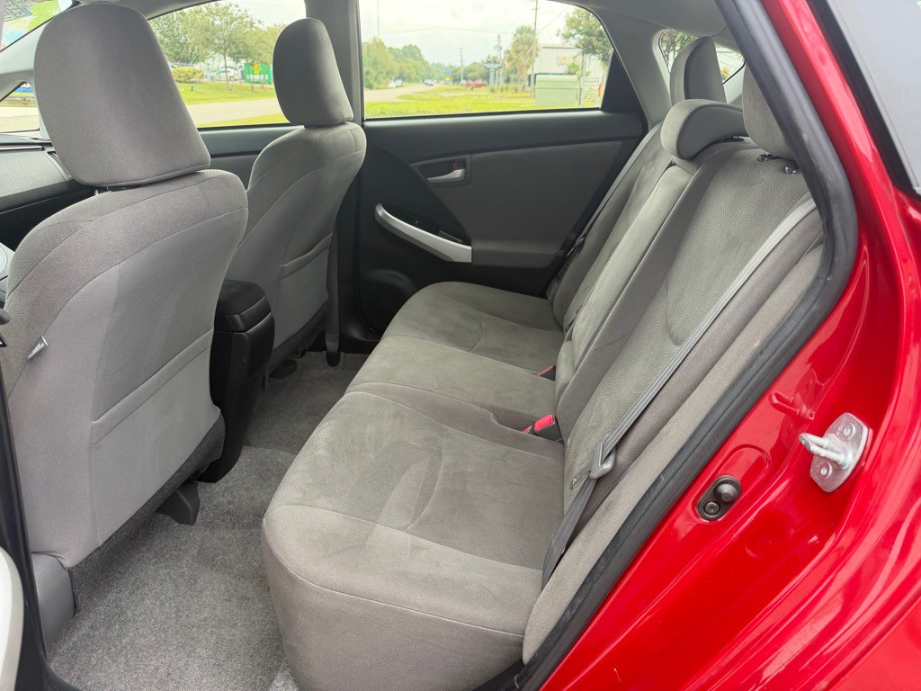 2015 Toyota Prius Image 16