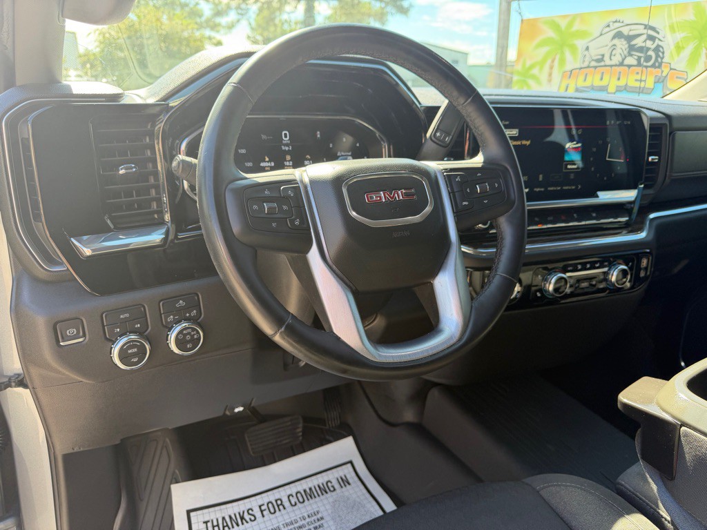 2024 GMC Sierra Image 15