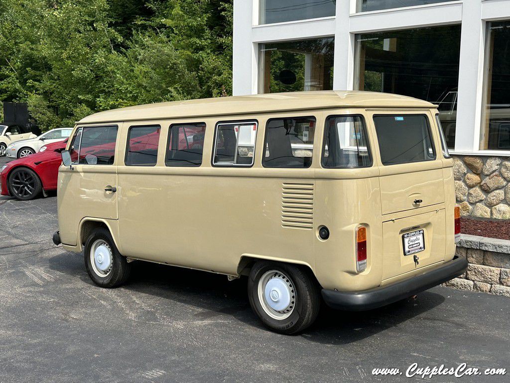 1987 Volkswagen Microbus Image 2