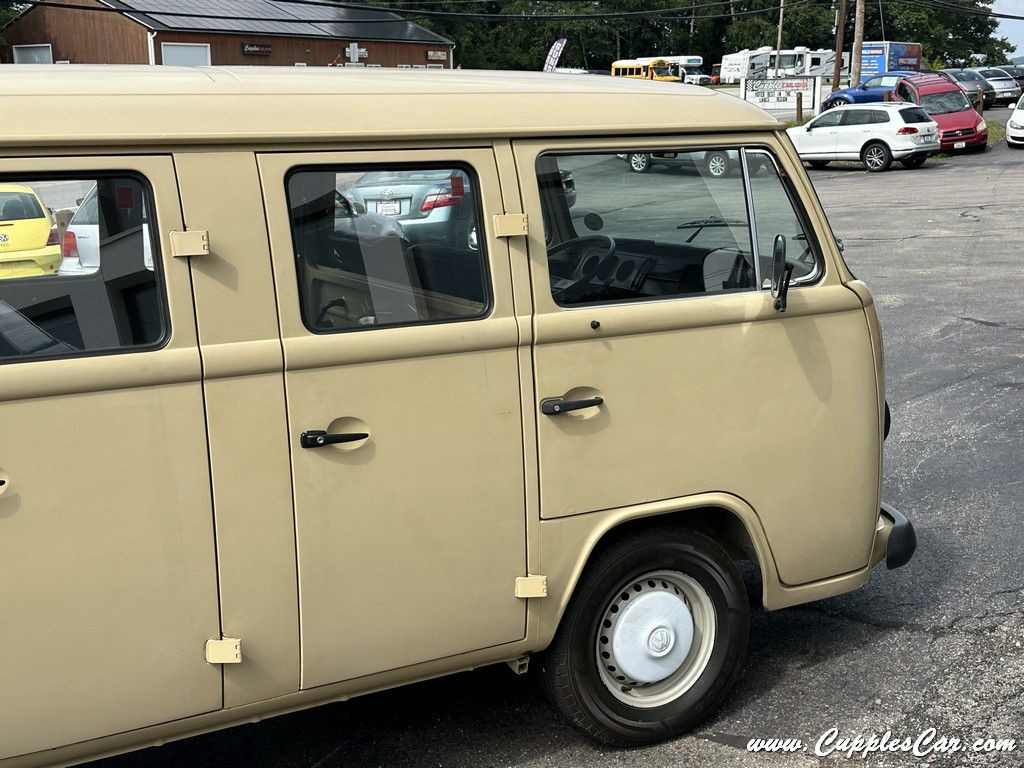 1987 Volkswagen Microbus Image 14