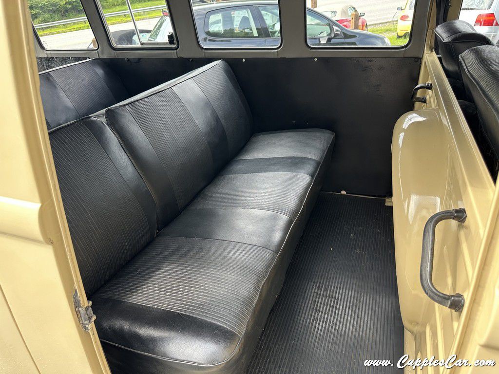 1987 Volkswagen Microbus Image 22