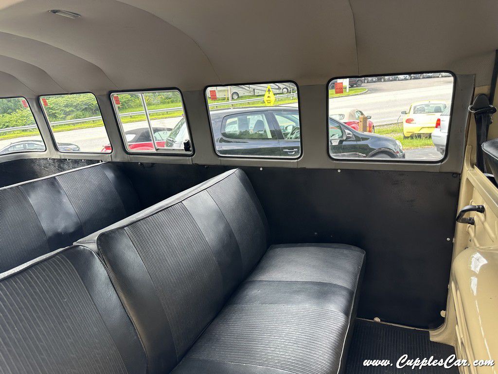 1987 Volkswagen Microbus Image 25