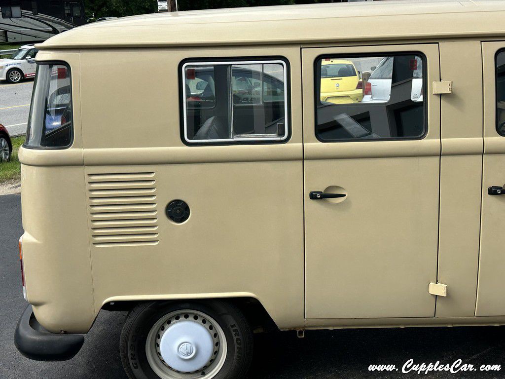 1987 Volkswagen Microbus Image 17